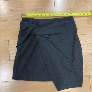 Aritzia skirt dark gray soft material
